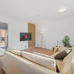  Apartment Goldcream - Modern - Netflix - Free Parking